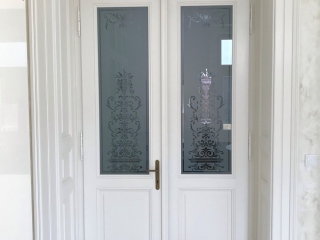 interiérové dveře s pískovaným sklem